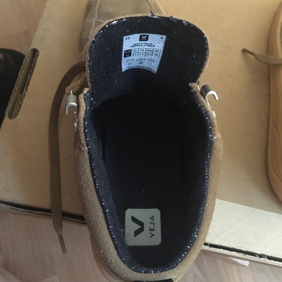 Men’s Veja shoes - Picture 6 of 11